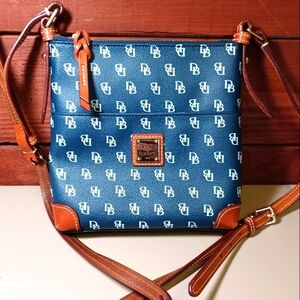 DOONEY & BOURKE  Top And Side Zip Purse